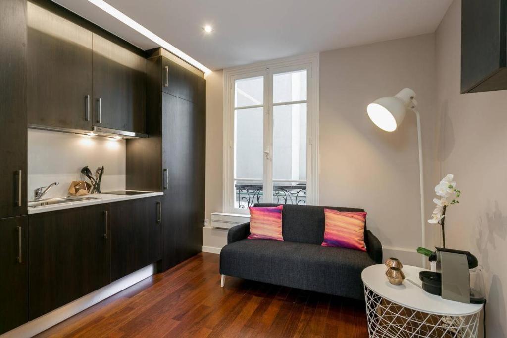 Modernized Studio - Meters From The Invalides Gardens Apartment Paris Exterior foto
